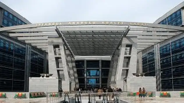 Adliyenin tuvaletinde silah bulundu