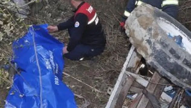 Traktör devrildi: 1 ölü, 2 yaralı