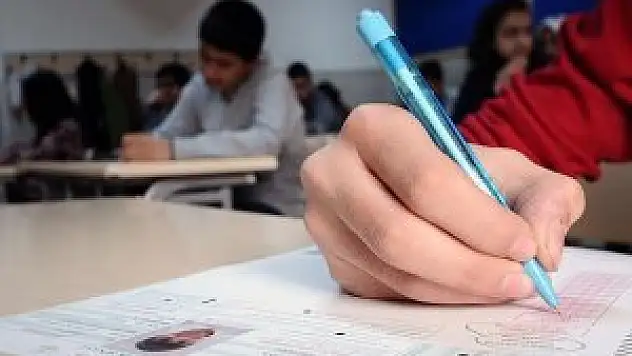 TEOG'da bir soru iptal edildi