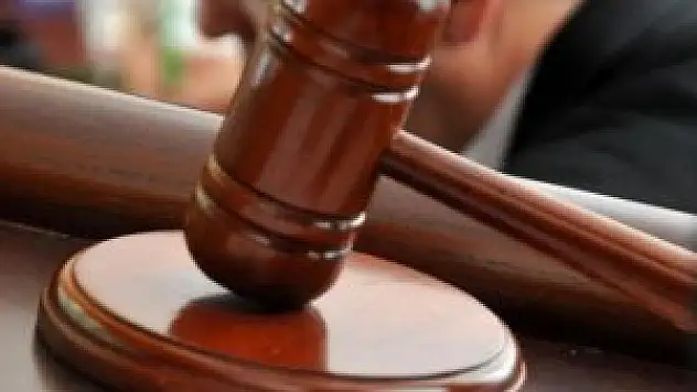 Medic gets 25 yrs jail over Cambodia HIV outbreak