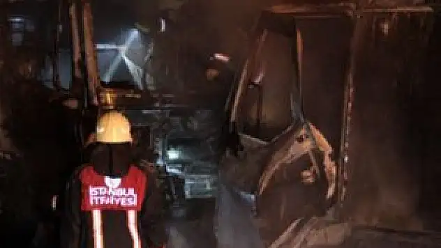 Eyüp'te iki TIR küle döndü!