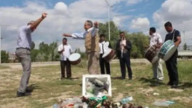 Çevrecilerden davullu zurnalı protesto