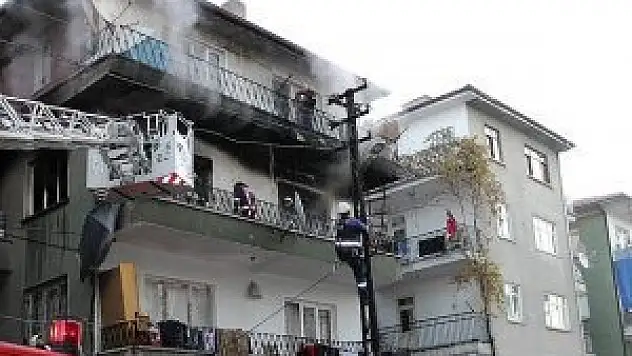 Başkentte bir apartmanda çıkan yangın korkuttu