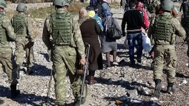 Çanakkale'de 74 sığınmacı yakalandı