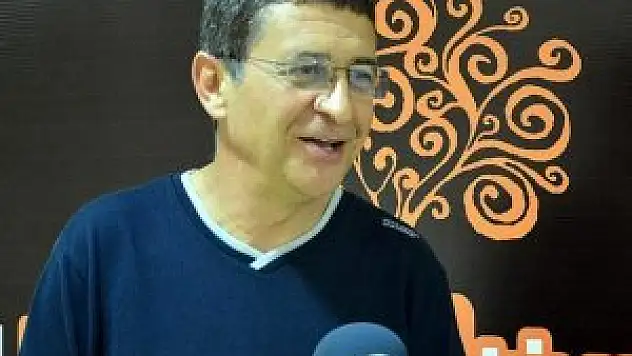 'Oyunculuğun er meydanı tiyatrodur'