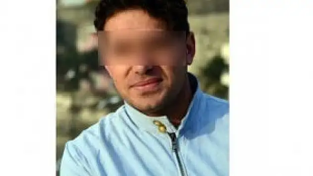 'Yatakta çıkardığın sesleri çıkarma' diyen doçentin ders vermesi engellendi!