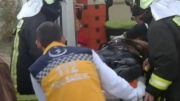 Traktör devrildi: 1 ölü