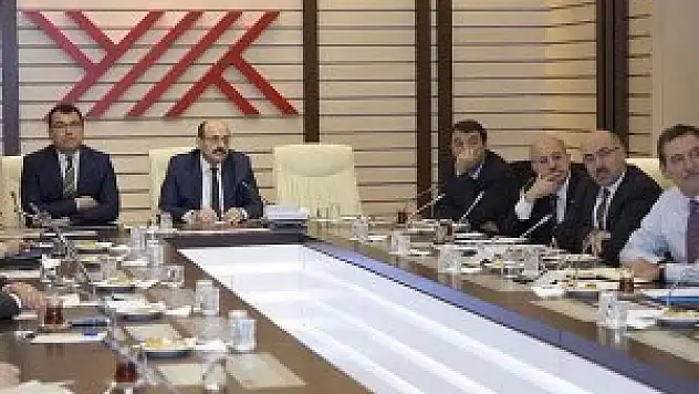 YÖK 'tarihinde ilk kez' uluslararası sıralandırma sistemlerini ele aldı