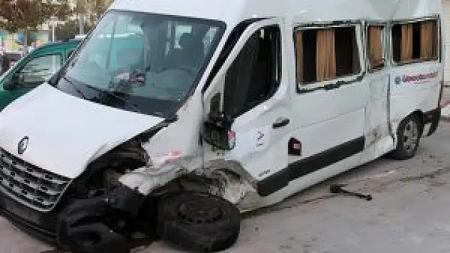 Konya'da trafik kazası: 13 yaralı