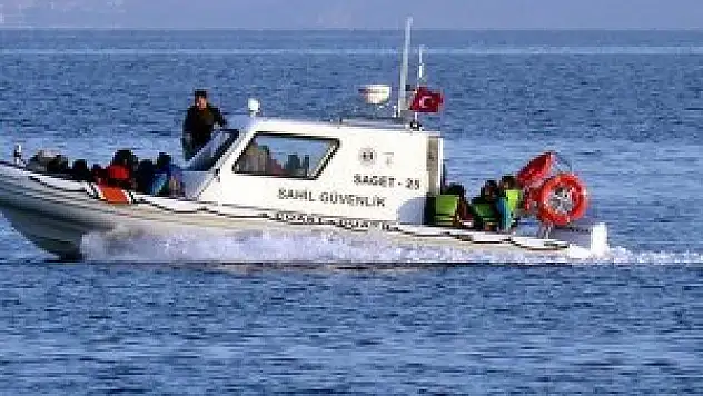 Denizlerde yasa dışı geçişlerde 83 bin kişi yakalandı