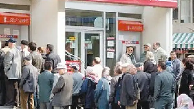 Emekliye 1.200 TL zam bütçeyi beklemeyecek