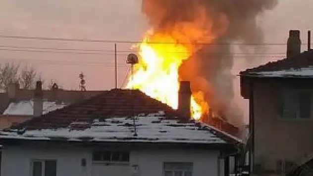 5 kişilik Suriyeli ailenin yaşadığı ev yandı