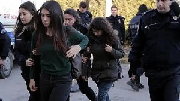 Eskişehir'de stantlara zarar veren 9 öğrenci gözaltına alındı