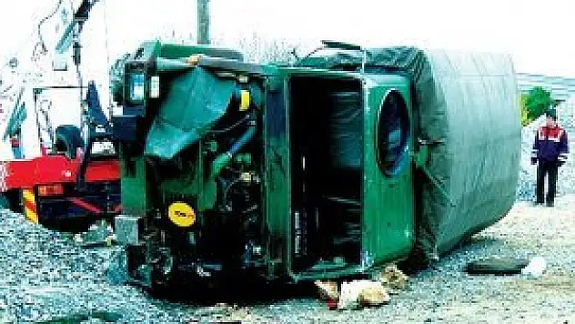 Askeri araç devrildi: 2 asker yaralı