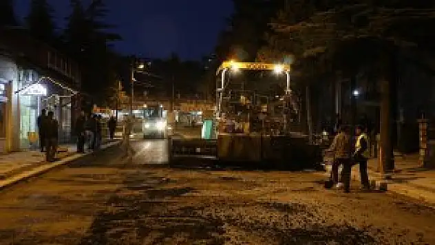 Hadim'de sıcak asfalt çalışmaları devam ediyor