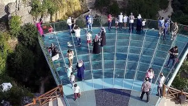 Cam teras ayda 47 bin lira gelir getirecek