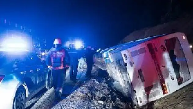 İşçileri taşıyan servis otobüsü devrildi: 1 ölü, 38 yaralı