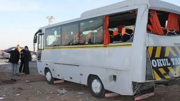 Malatya'da öğrenci servisi ile kamyon çarpıştı: 16 yaralı