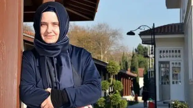 Yaşadığı zorlukları kaleme alarak yazmaya başladı