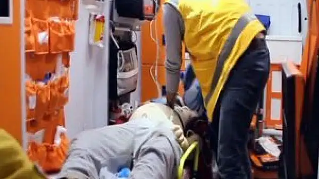 Oğlunu döven kişiyi öldürüp intihar etti