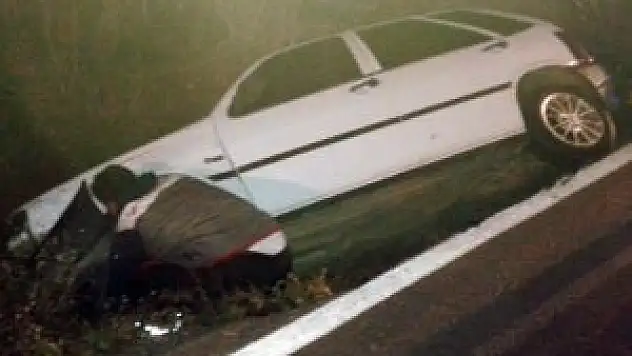 Kaza yapıp otostopla hastaneye gittiler