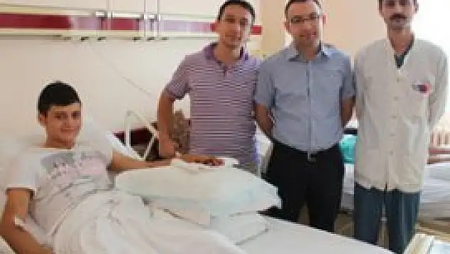 Kopan parmakları yerine dikildi