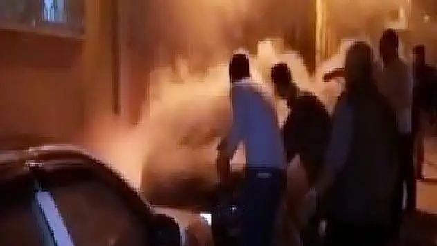 Park halindeki araçlara kundaklama!