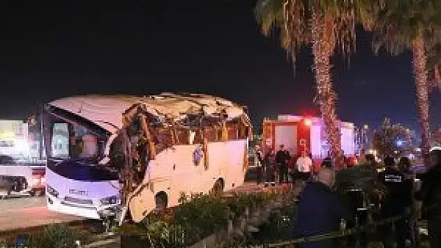 Antalya'da trafik kazası: 20 yaralı