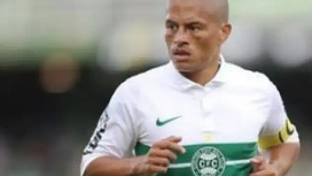 Alex Coritiba'da oynamasını istiyor