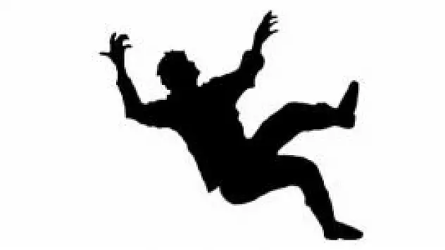 İnşaattan düşen işçi öldü