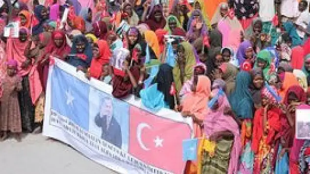 Somali'de Başbakan Erdoğan'a destek gösterisi