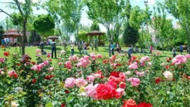 Beş parkın yapımı devam ediyor