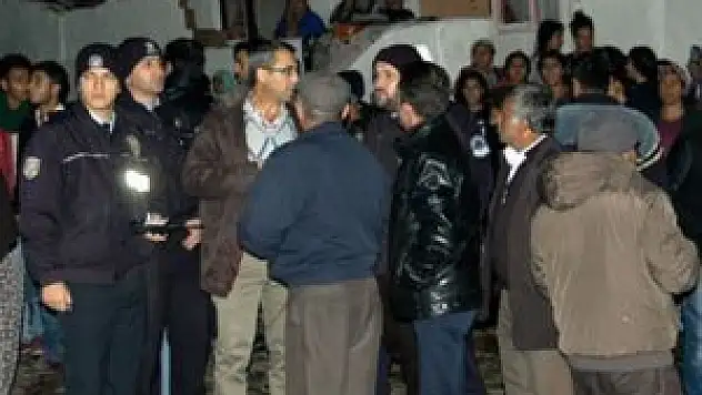 Yangın mahalleliyi sokağa döktü!