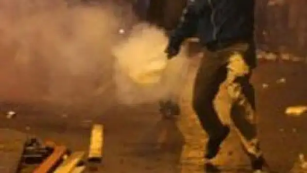 'Türkiye'ye biber gazı satmayın'