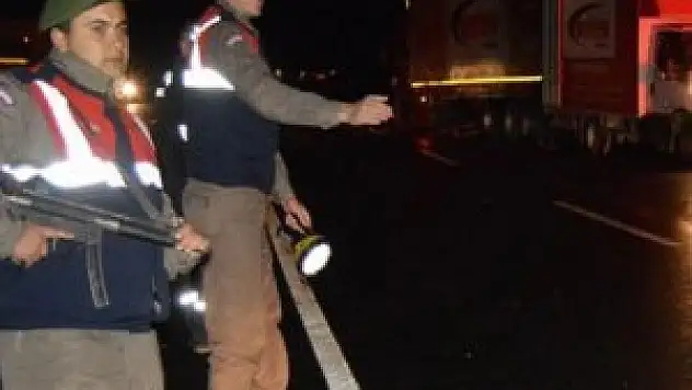 Çift şeritli yol savaş alanına döndü