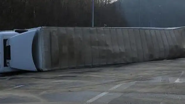 TEM Otoyolu ulaşıma kapandı