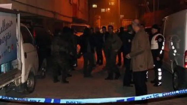 Cinnet getiren genç emniyeti alarma geçirdi