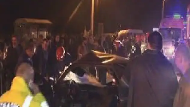 İşçileri taşıyan minibüs kaza yaptı: 1'i ağır 8 yaralı