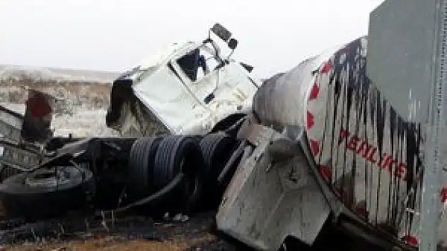 Kırıkkale'de iki ayrı trafik kazası: 3 ölü, 17 yaralı