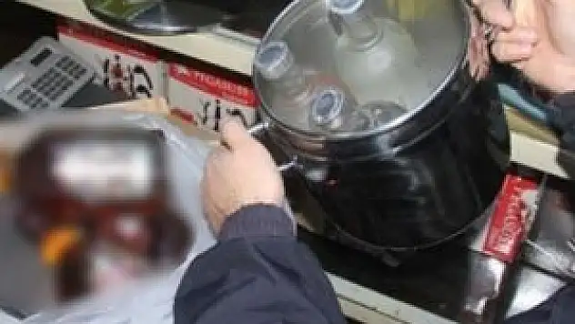 Sahte içki düdüklü tencereden, sahtekar dolaptan çıktı