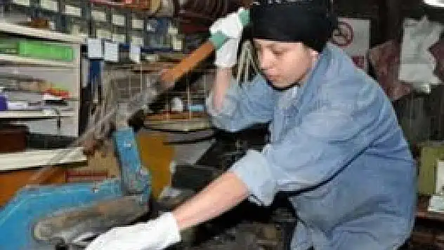 Sivas bıçağına kadın eli değdi