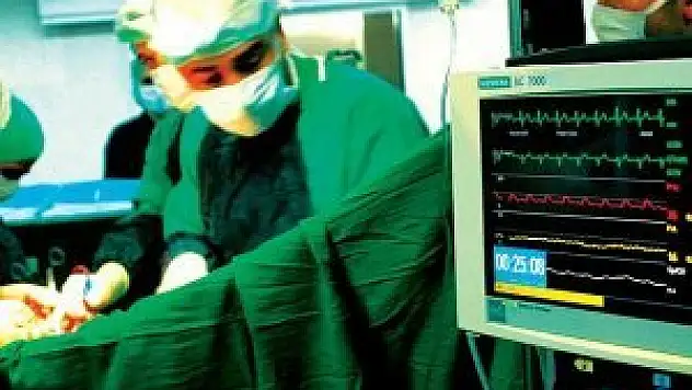 Kayseri'de 13 yaşındaki çocuğa koroner baypas ameliyatı