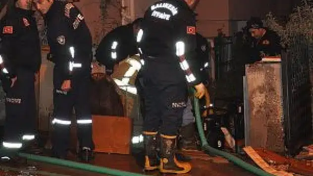 Balıkesir'de su borusu patladı: 1 ölü, 2 yaralı