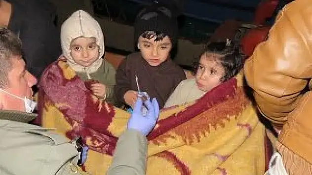 Boğulma tehlikesi geçiren kaçakları sahil güvenlik kurtardı