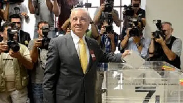 Aysal yeniden başkan