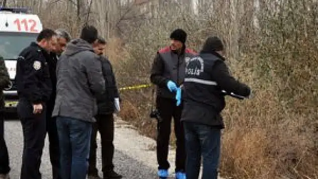 Boğazı kesilmiş halde tarlada bulundu