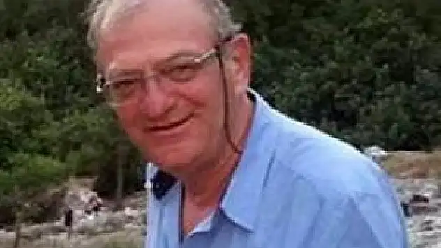 Duayen gazeteci evinde yanarak öldü