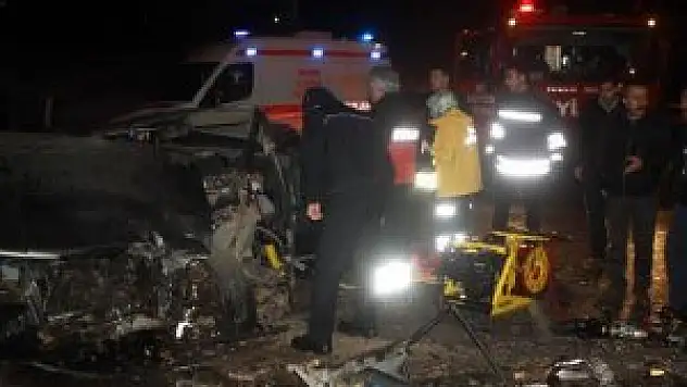 Kafa kafaya çarpıştılar! 5 yaralı