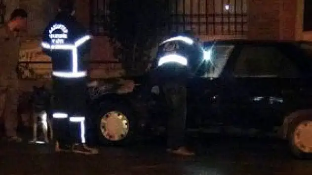 Polisin kovaladığı İran plakalı araç alev aldı