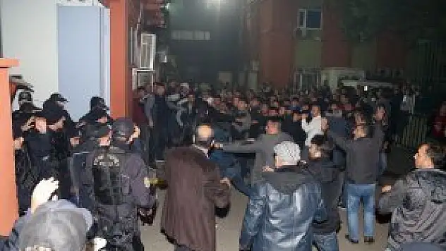 Mersin'de izinsiz gösteri: 1 ölü